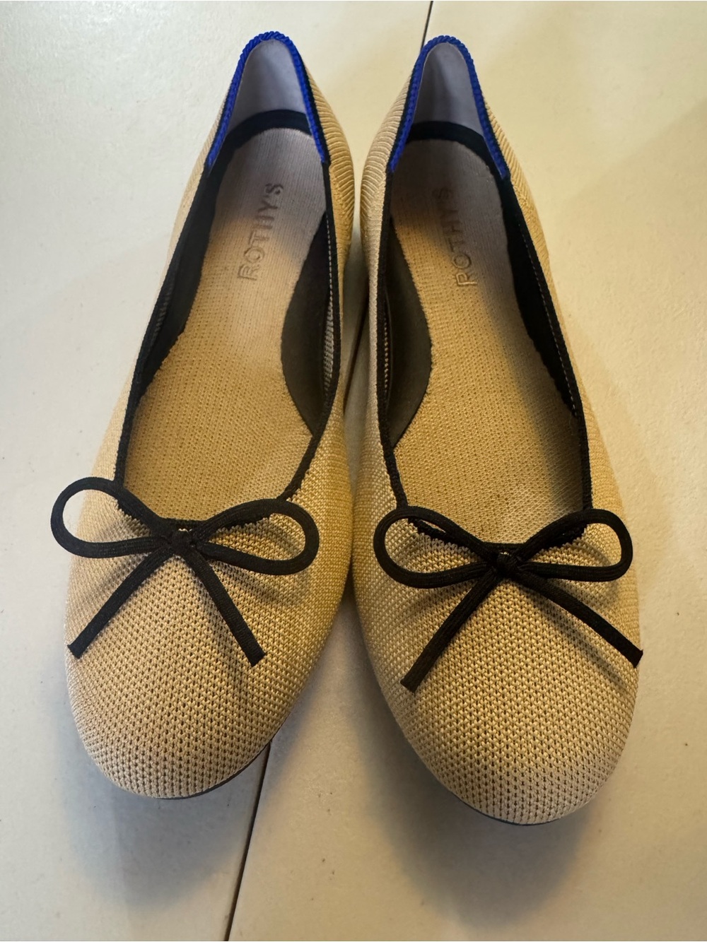 Rothy’s Ballet Flats – Beige/Tan with Black Bow – Size 8